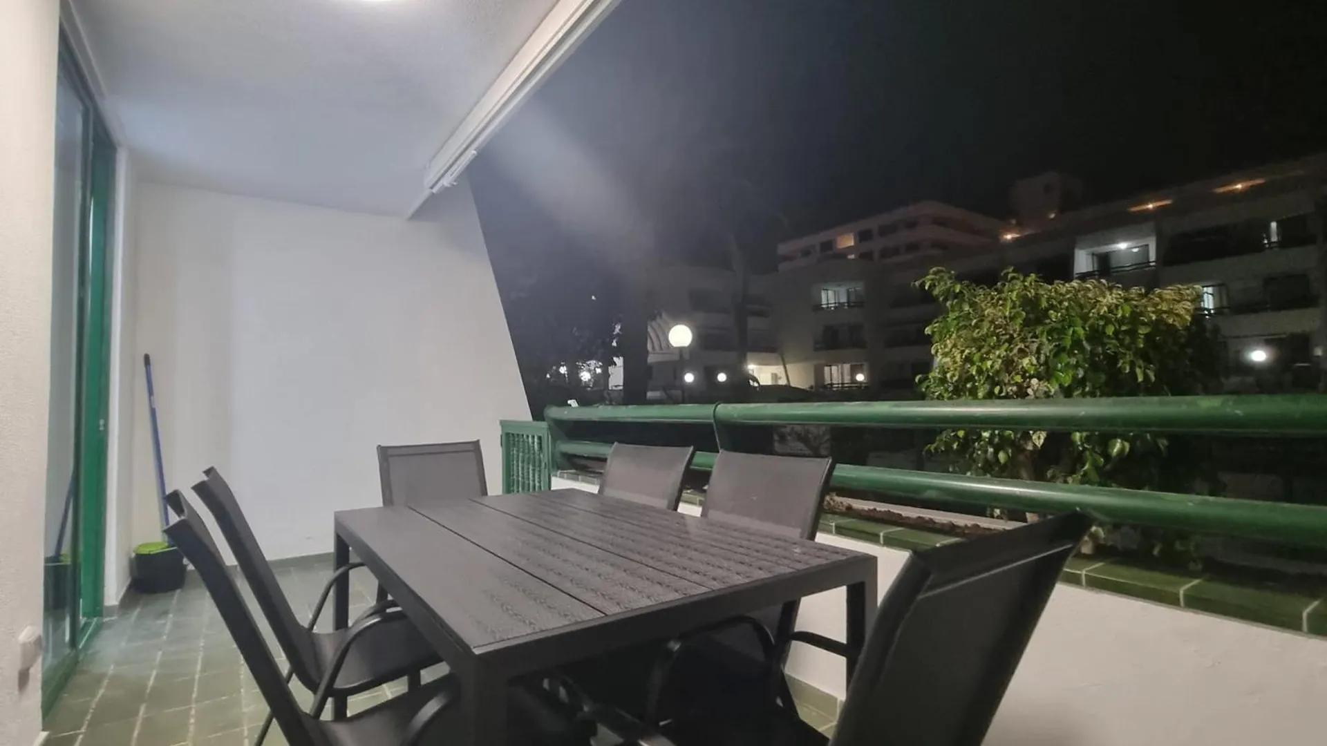 Appartement Casa Palmera 2 Only 150 Meters To The Beach, Heated Pool, Wifi, Sat-Tv, Terrace, Central Location, Washing Machine Playa de las Américas Spanje