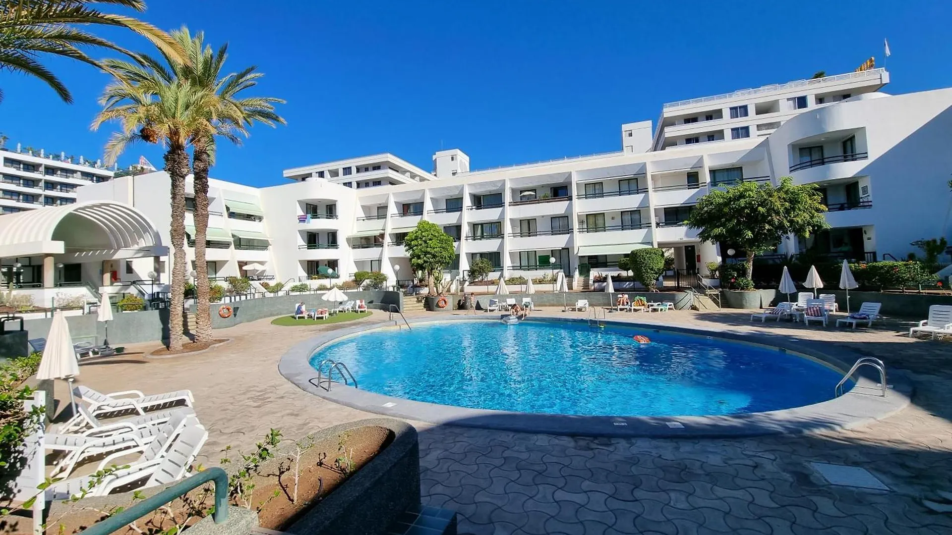 Appartement Casa Palmera 2 Only 150 Meters To The Beach, Heated Pool, Wifi, Sat-Tv, Terrace, Central Location, Washing Machine Playa de las Américas